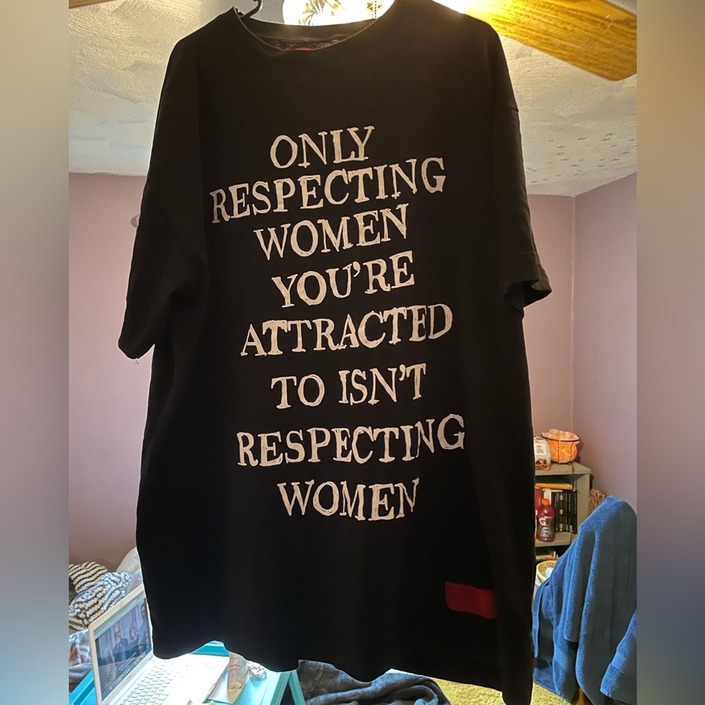 CHNGE short sleeve shirt, size XL.